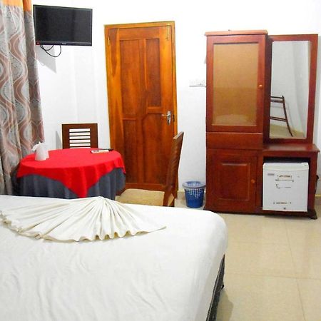 Happy Leoni Hotel Anuradhapura Zewnętrze zdjęcie