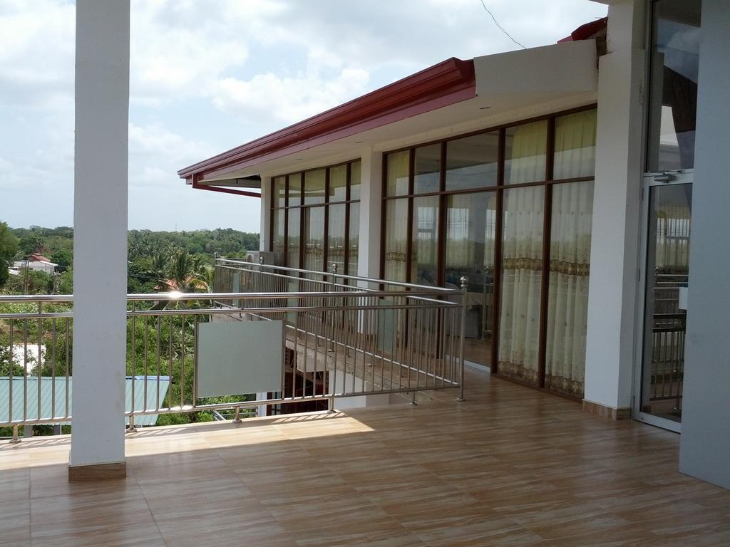 Happy Leoni Hotel Anuradhapura Zewnętrze zdjęcie
