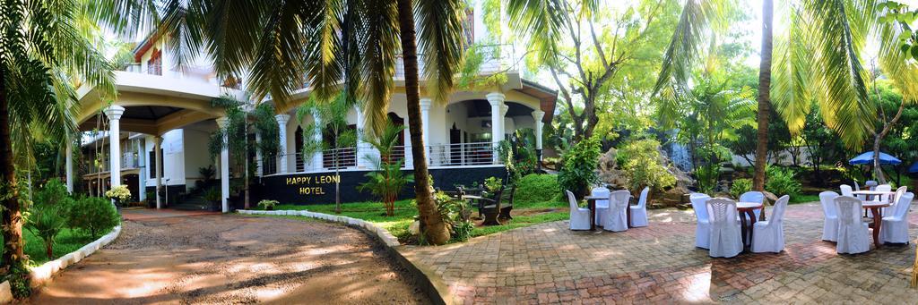 Happy Leoni Hotel Anuradhapura Zewnętrze zdjęcie