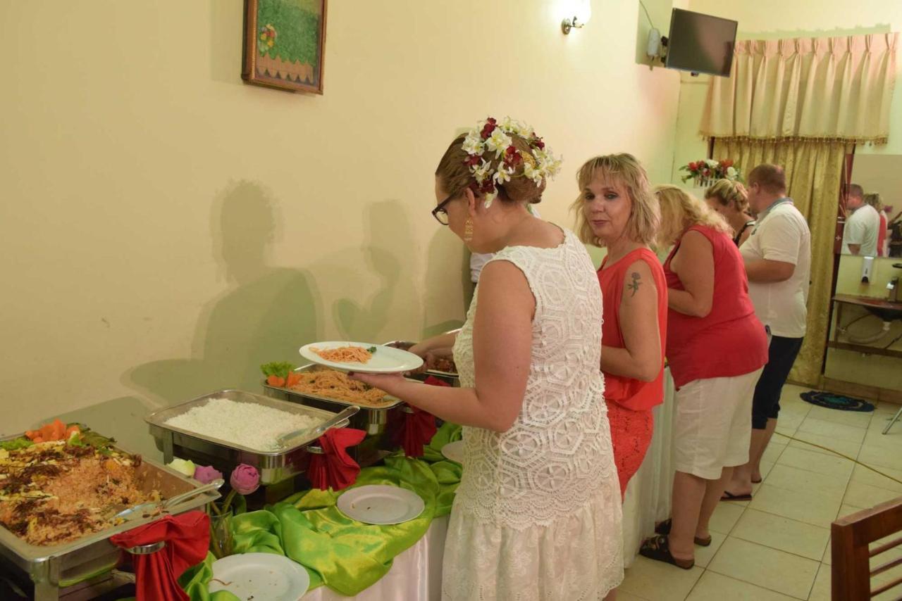 Happy Leoni Hotel Anuradhapura Zewnętrze zdjęcie