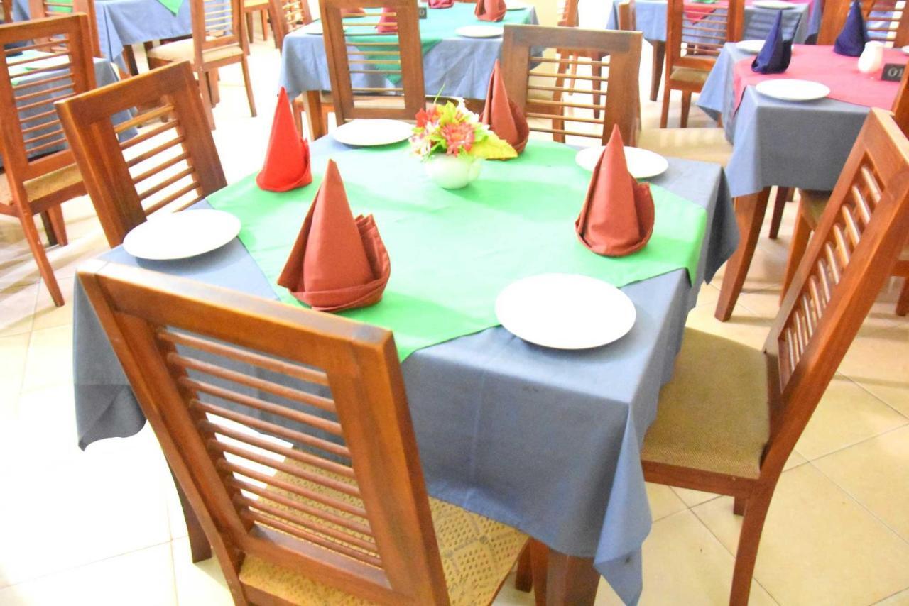 Happy Leoni Hotel Anuradhapura Zewnętrze zdjęcie
