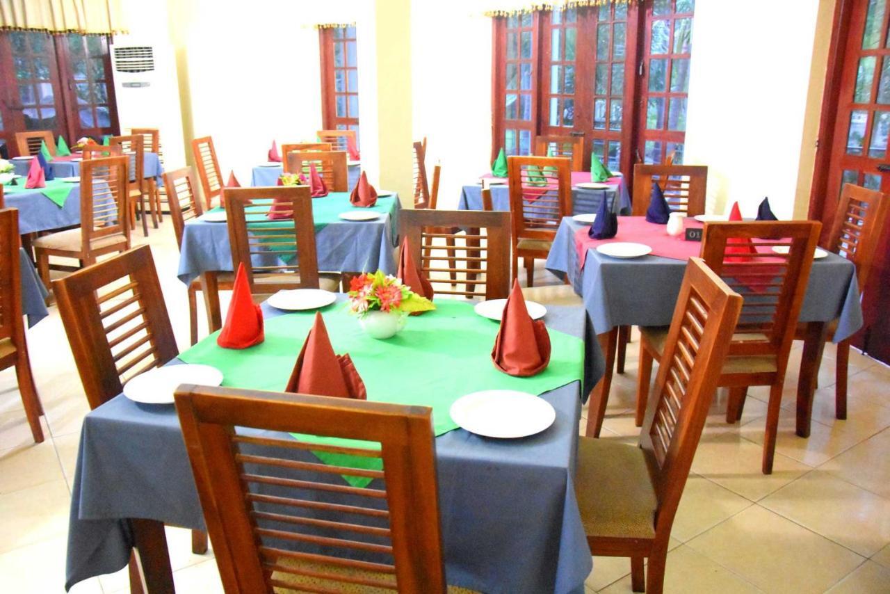 Happy Leoni Hotel Anuradhapura Zewnętrze zdjęcie